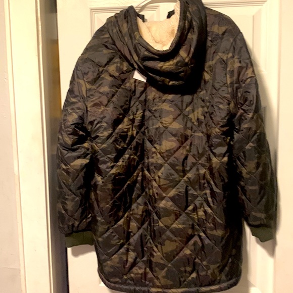 Brand New Revisable faux fur Coat - Picture 2 of 2